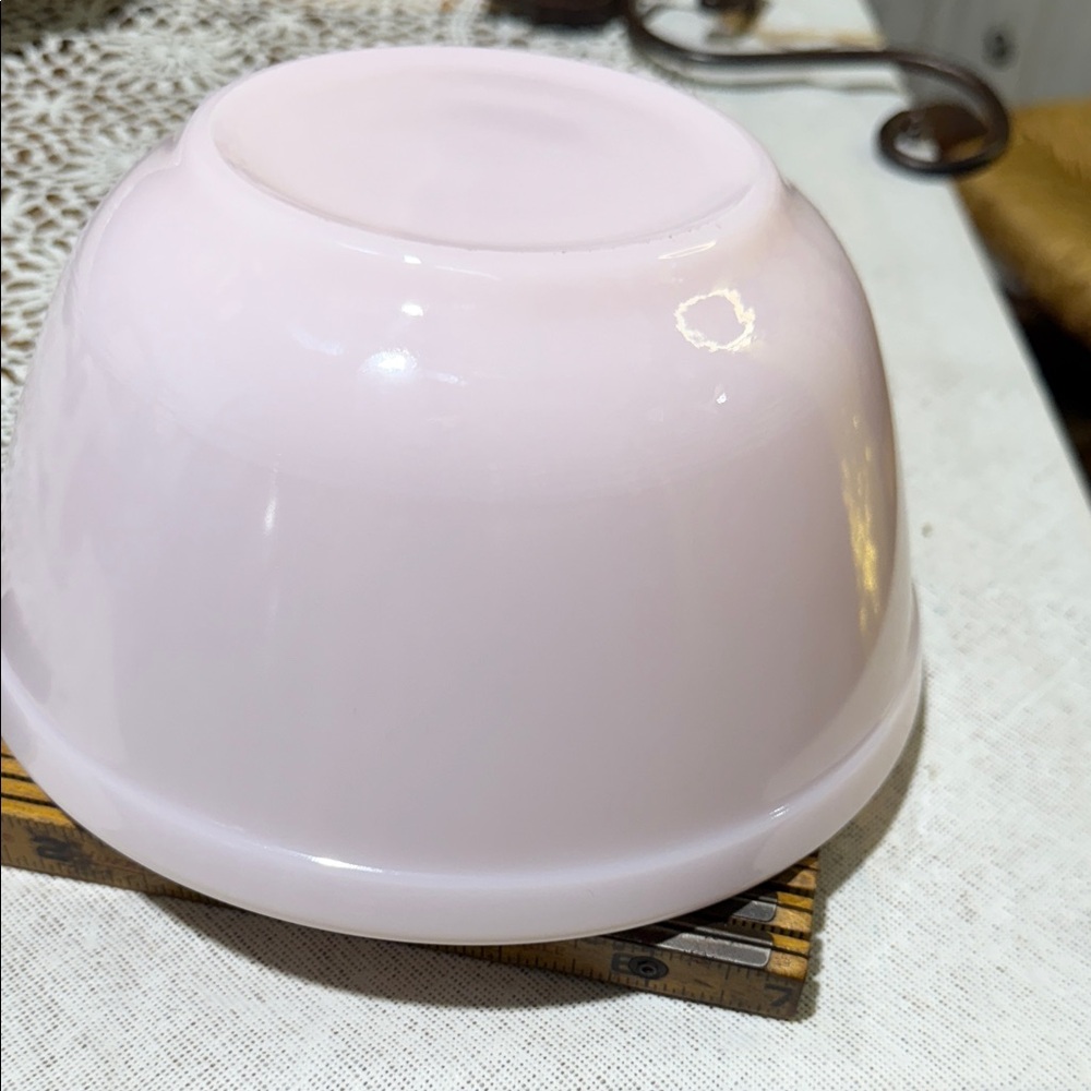 Pink glass mosser Mixing Bowl HTF - Picture 6 of 7